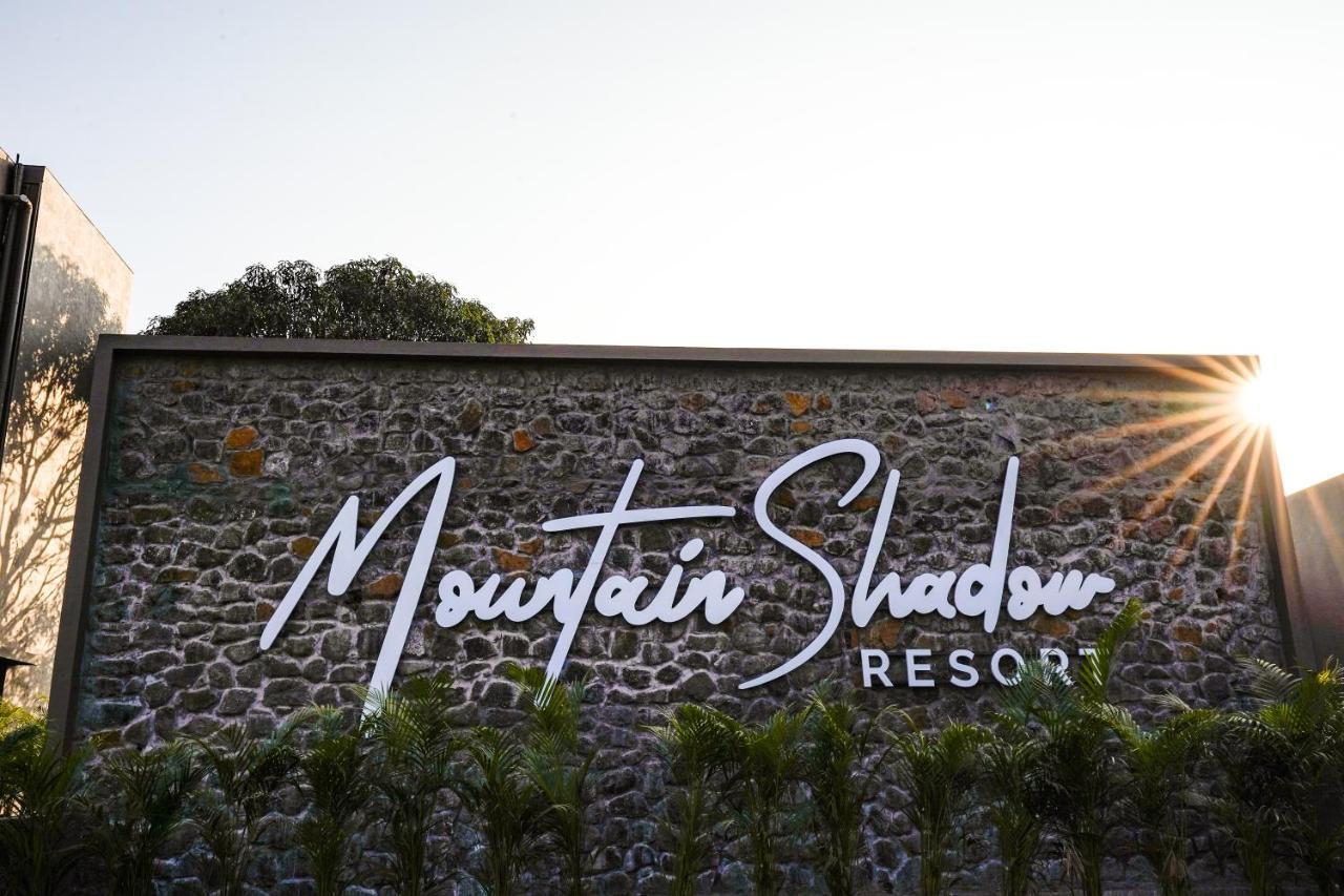 Mountain Shadow Resort 伊加特普里 外观 照片
